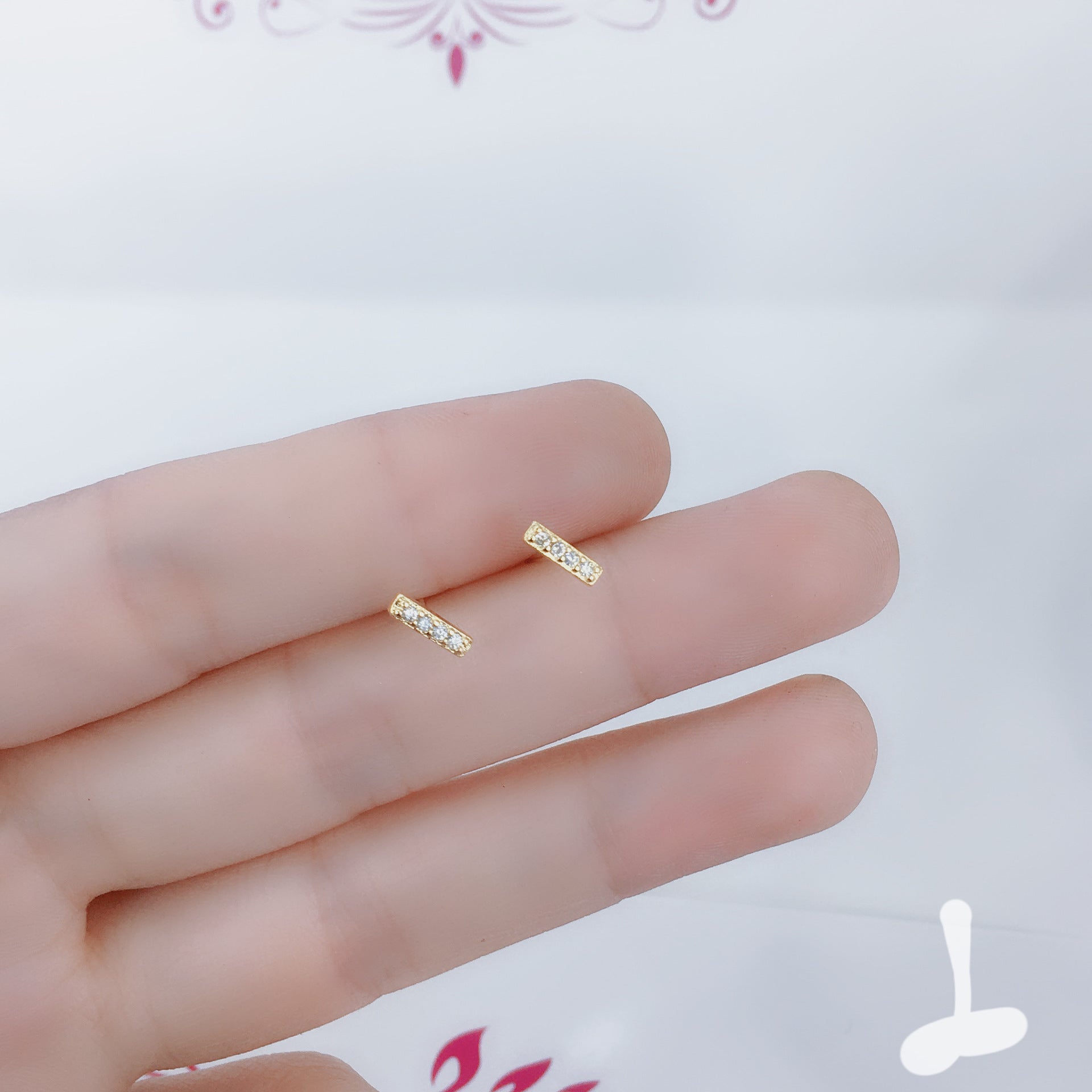 Wholesale Simple Small Exquisite Design Sense 925 Sterling Silver Earrings